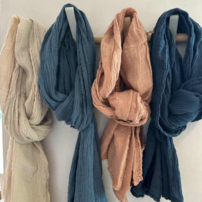 cheche ou écharpe en chanvre biologique couleur chanvre L'INATELIER NANTES