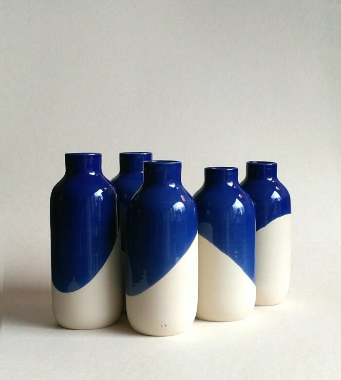 Vase en grès - Bouteille bleue - Candice Courau