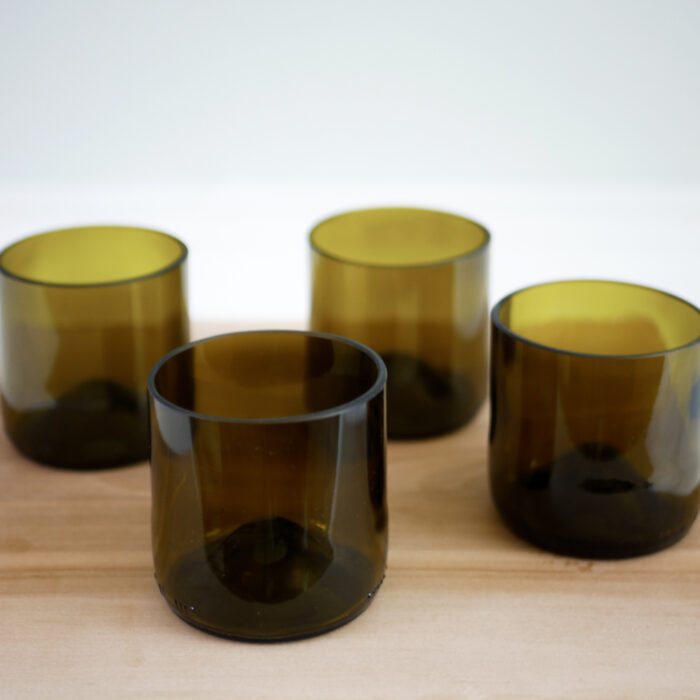 lot de verre de table-eau-vert-brun-plateau bois-design-nantes-glo up