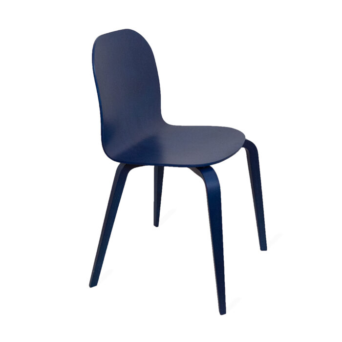 chaise-en-bois-bleu