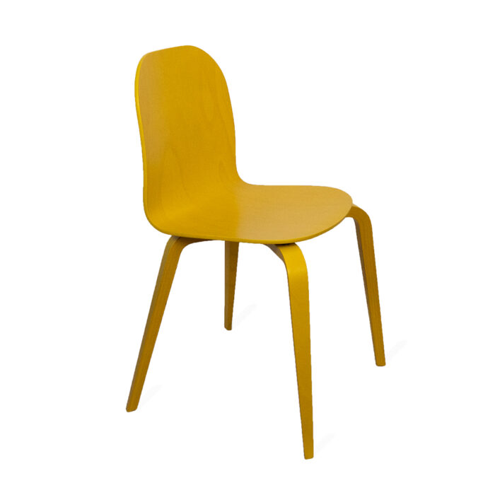 chaise-en-bois-jaune