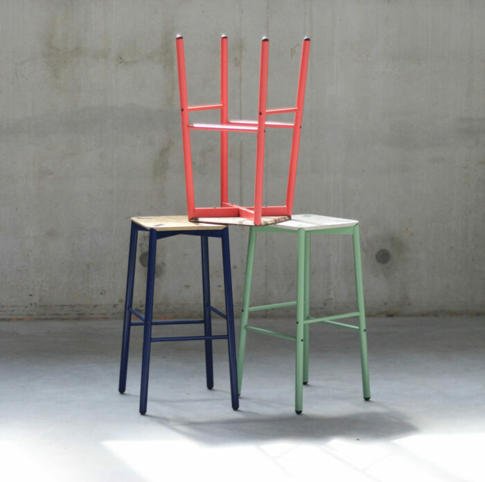 Tabouret-coloré-newport