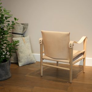 fauteuil cuir et bois design structure en chene temps libre