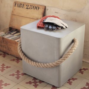 Tabouret - Bout de canapé béton et corde Lyon Beton L'INATELIER Nantes en situation
