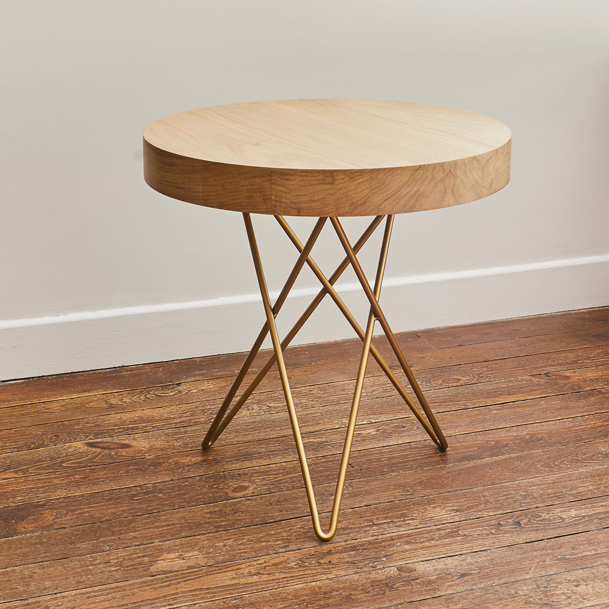 table base affinage_ bout de canapé_design Stéphanie Startchenko_fabrication française_chêne vernis_pieds métal_L'Inatelier_Nantes_bois massif_sur-mesure
