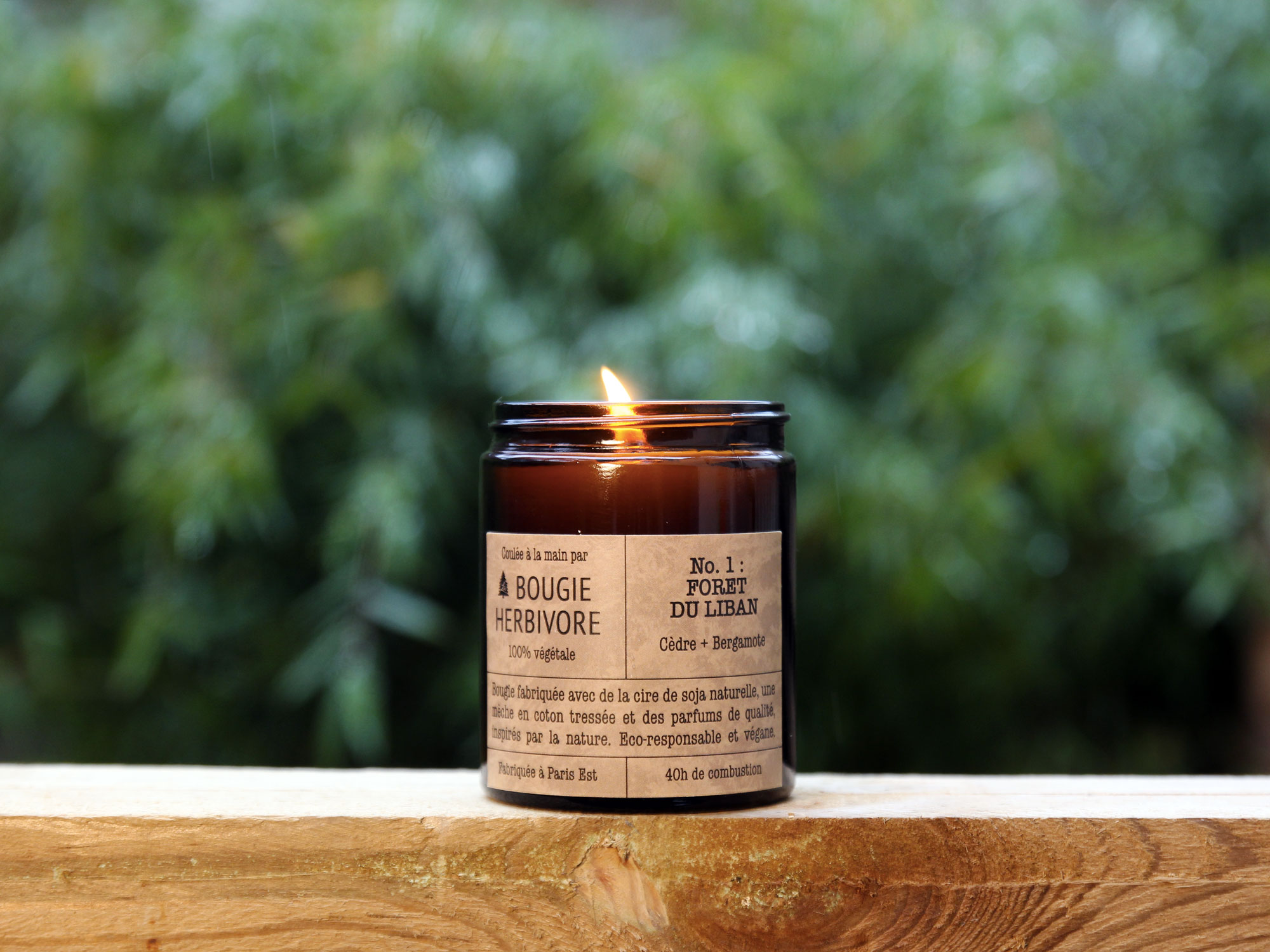 Bougie-herbivore-L'Inatelier_Nantes_Bougie naturelle_vegan_Foret du liban_cèdre et bargamotte_parfum naturel_pot en verre_fabrication française_recyclable_eco-friendly_150gr