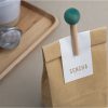 pince-mi-couleur-par-tout-simplement L'inatelier Nantes_BOIT3 VER-CAN-BLU_fbl1_décoration_pratique_sachet_fermeture