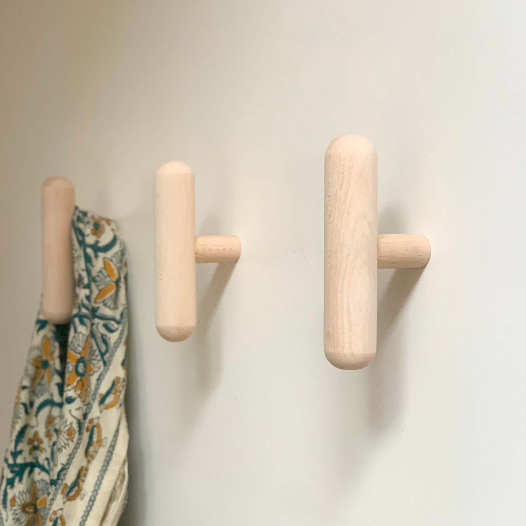 Patère_bois_T_anne-sophie-boucard_anso-design_made-in-france_artisanat_hetre_massif_l'inatelier_porte-manteau_nantes_décoration_intérieur_idée_inspiration_nouveauté_pratique_entrée_scandinave_épuré