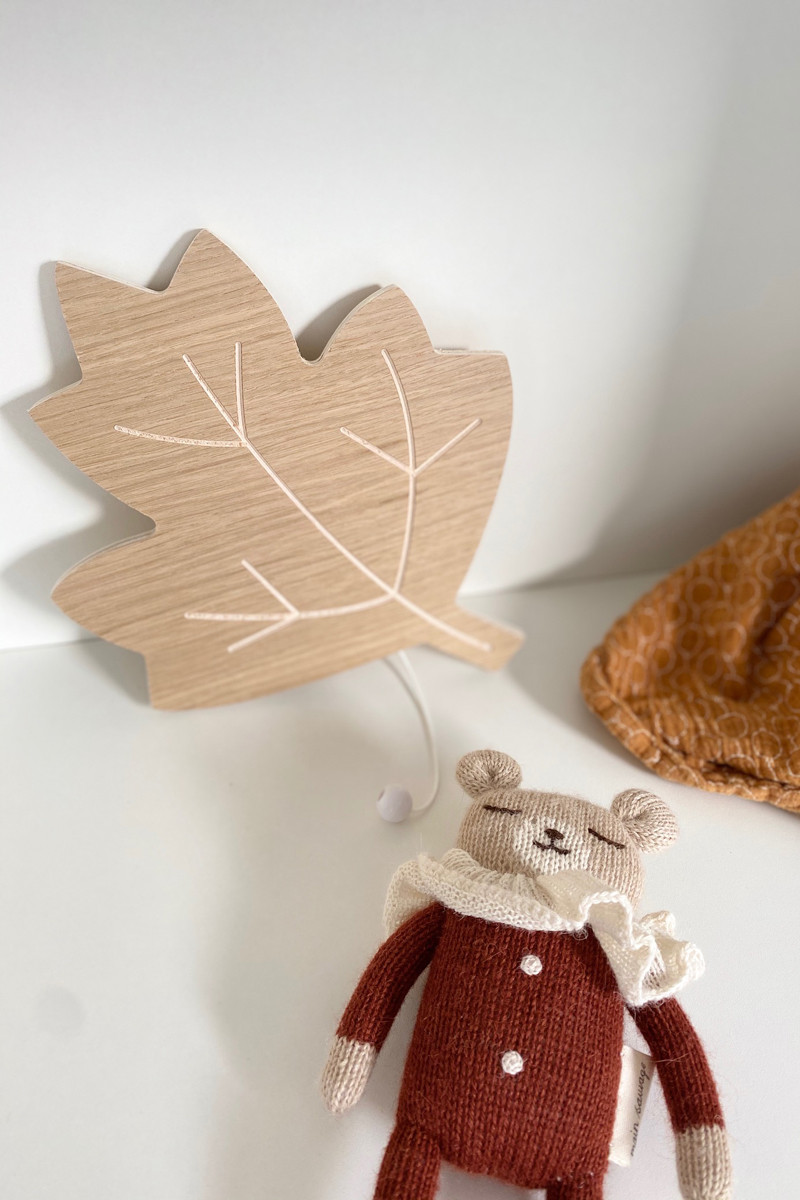 boite-a-musique-feuille_april-eleven_bois_chêne_naturel_mélodie_music-box_hey-jude_déco_enfant_chambre_bébé_cadeau_nantes_linatelier