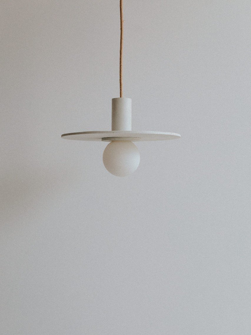 lampe suspension blanche en beton ama 30 zuri