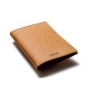Porte-passeport-cuir-recyclé-maison-origine-voyages-linatelier-nantes-accessoires-maroquinerie-pochette-fermée-naturel
