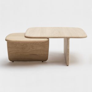 table basse chêne massif 'toi et moi'. fabrication française France. vue 2