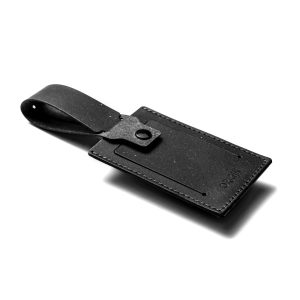 étiquette-bagage-en-cuir-recyclé-maison-origin-maroquinerie-noir-fond-blanc