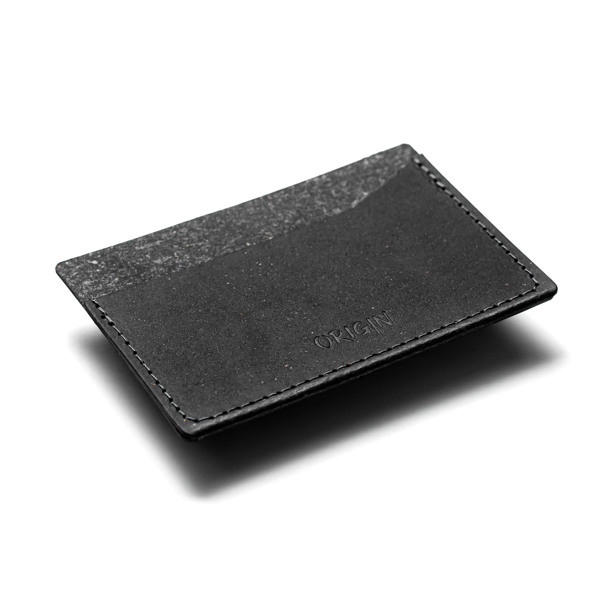 Porte-carte-cuir-recyclé-maison-origin-fond-blanc-noir-maroquinerie