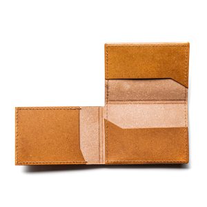 porte-cartes-cuir-recyclé-ouvert-spaciaeux-maroquinerie
