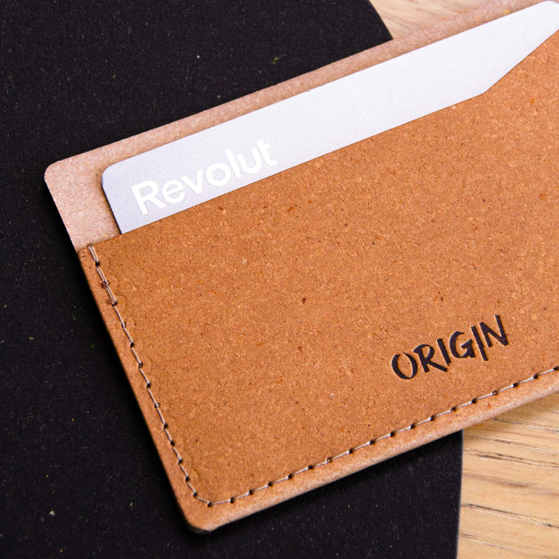 Porte-carte-cuir-recyclé-maison-origin-ambiance-naturel-maroquinerie