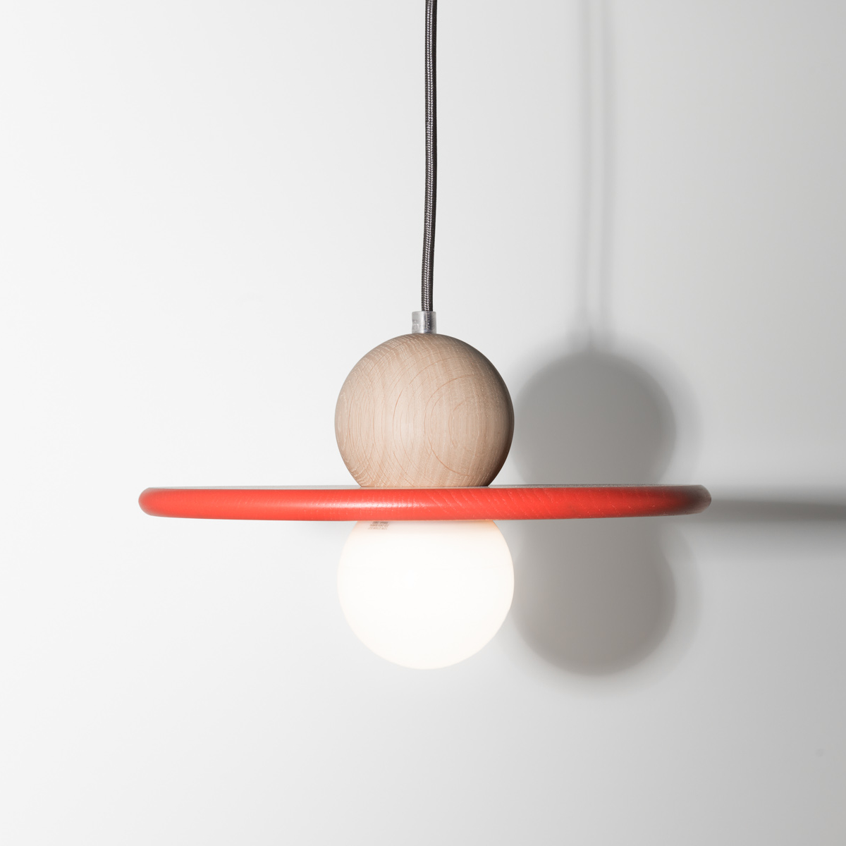suspension bois-détail-chêne-cable-blanc-drugeot manufacture-made-in-france-design