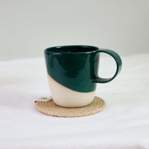 MUG céramique-grès-vert-écru-frabrication-artisanale-française-déco-art-de-la-table-nantes-vaisselle-tasse-thé-vert