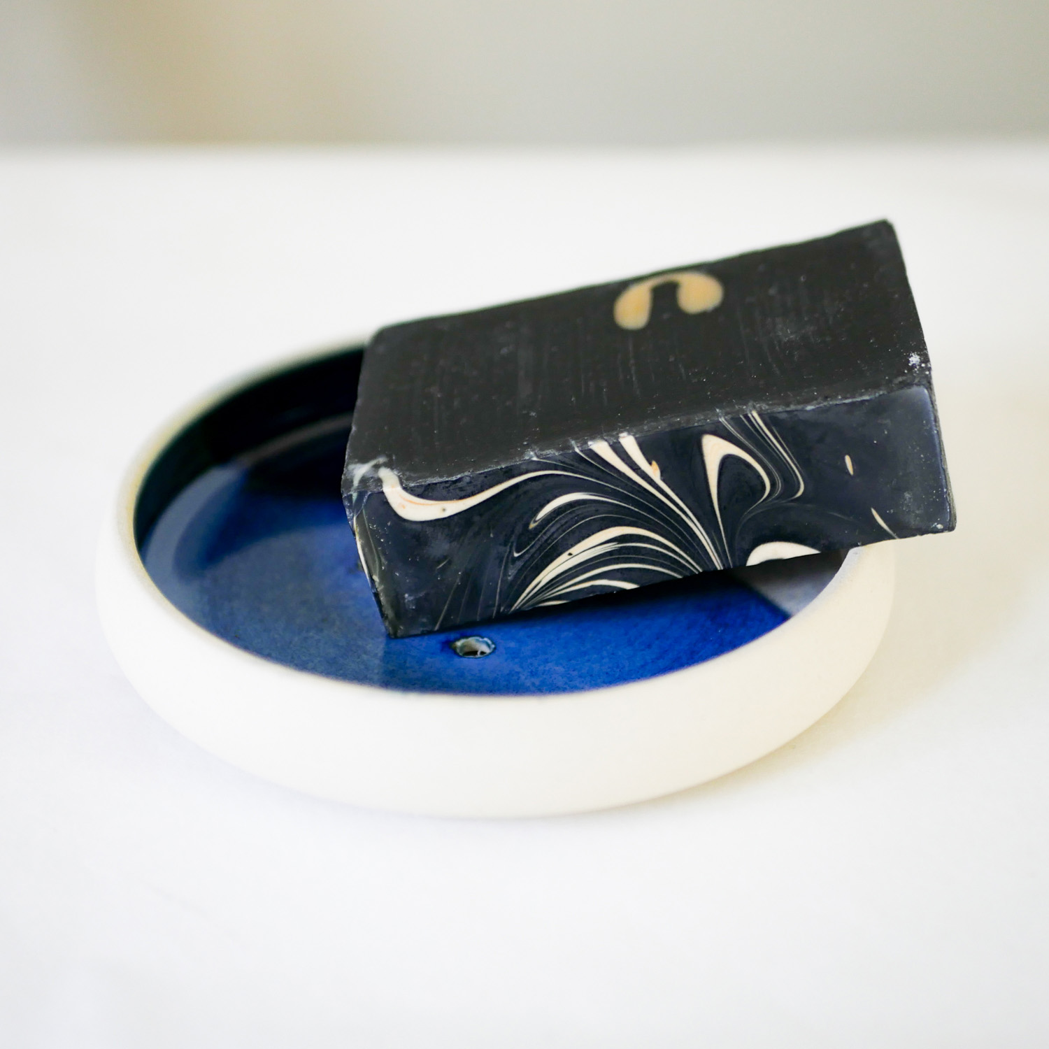 porte-savon-graphiste-en-terre-grès-linatelier