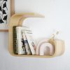 etagere murale deco en bois clair. Réalisé par Lucie Frolet/Atelier assis pour L'INATELIER. Modèle COCOON, vue principale